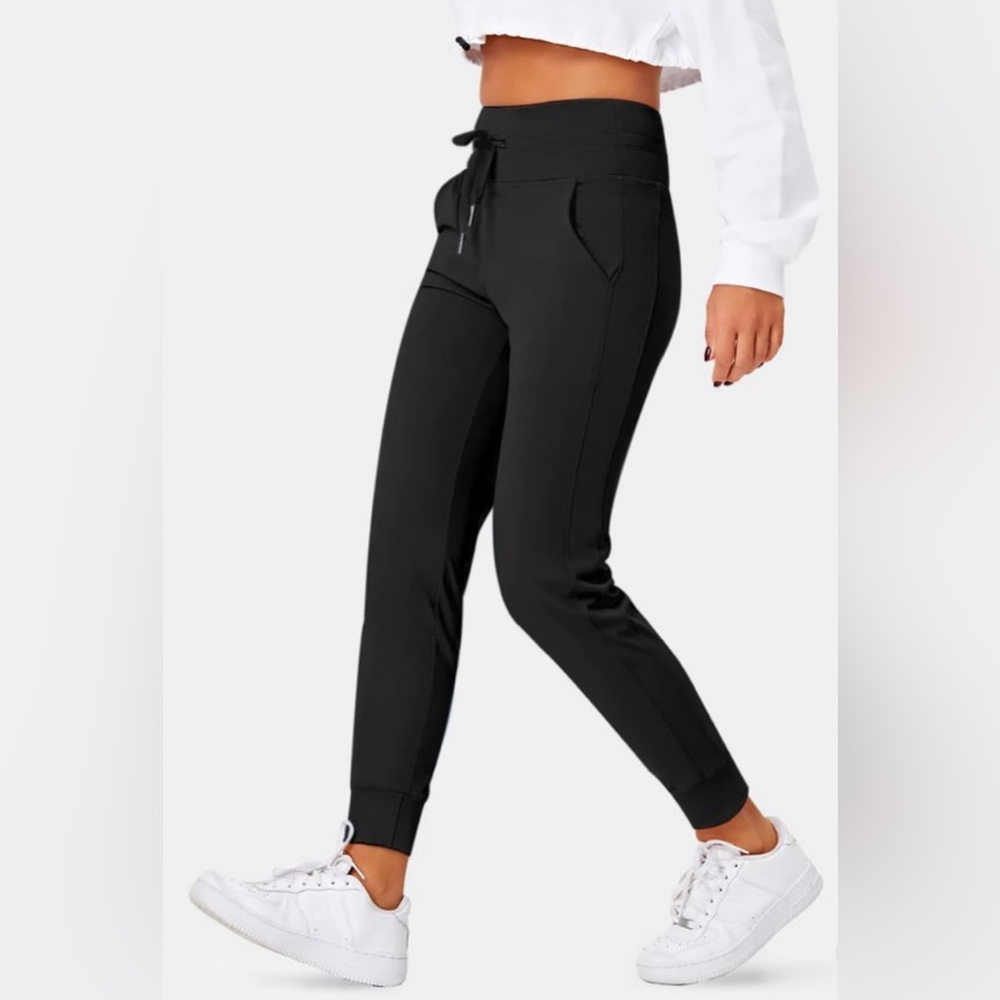 NWT Halara, High Waisted Drawstring Side Pocket Plain Full Length Jogger, Medium